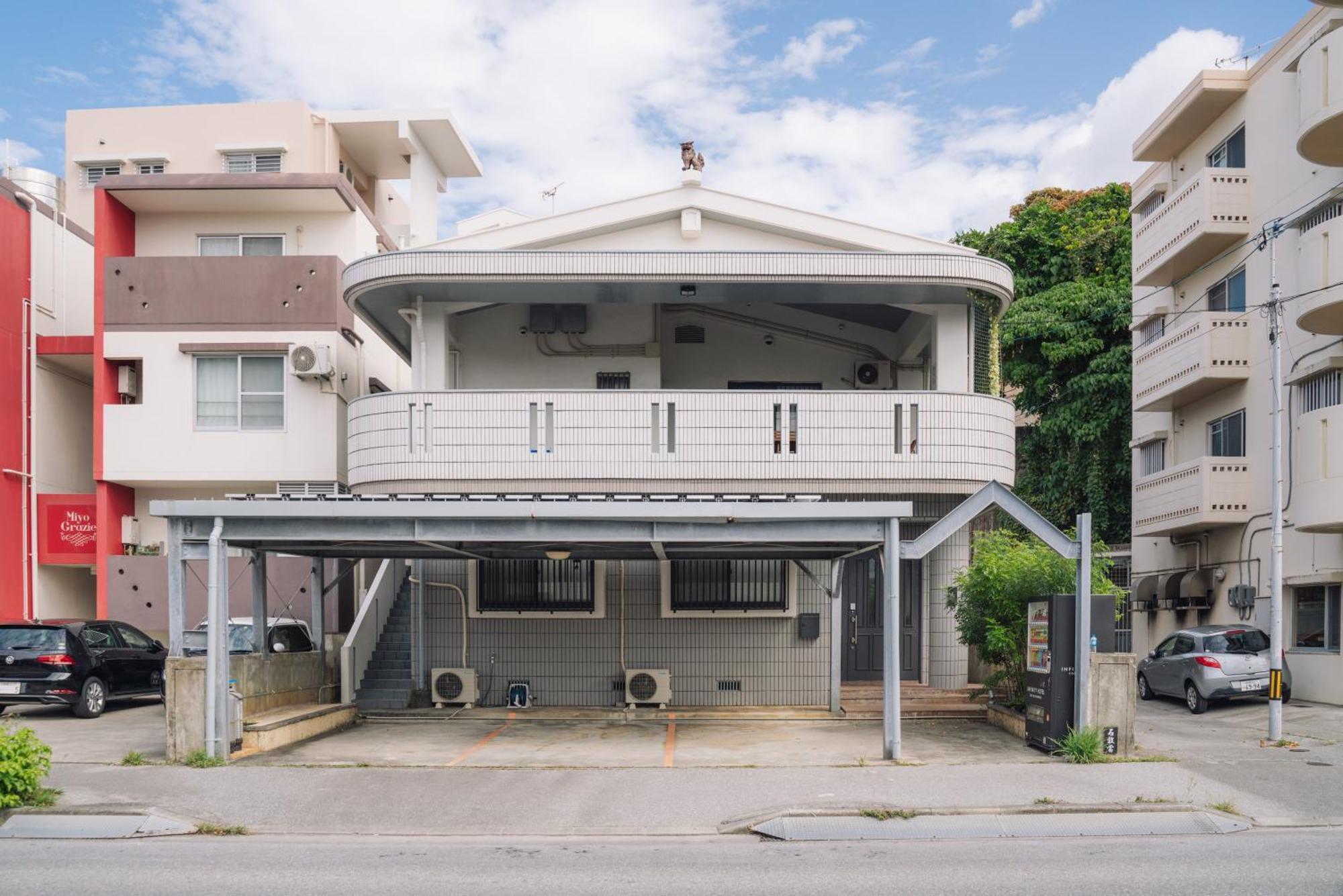 Infinity Hotel -Jiitchaku- Urasoe Экстерьер фото